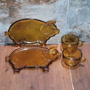 Vintage Tiara Exclusives Amber Glass Pig Snack Set Tray and Cup Set of 2